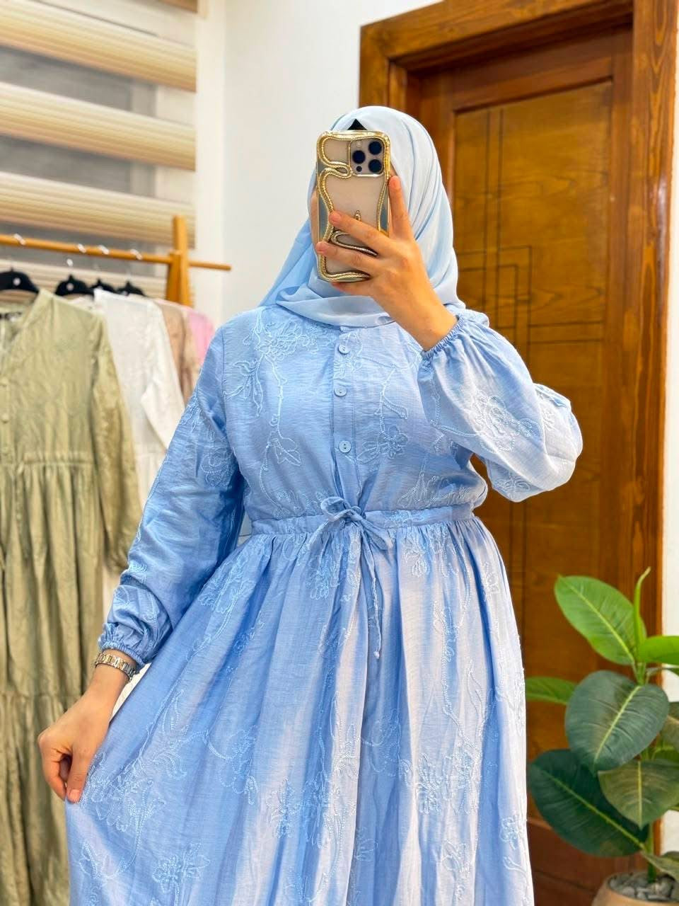 Robe brodé