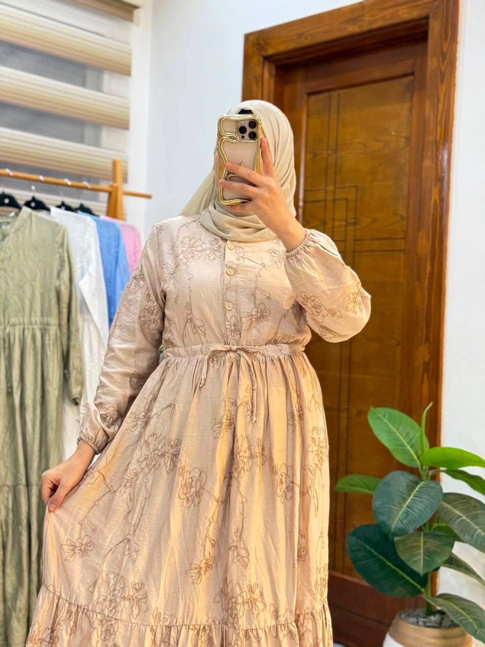 Robe brodé
