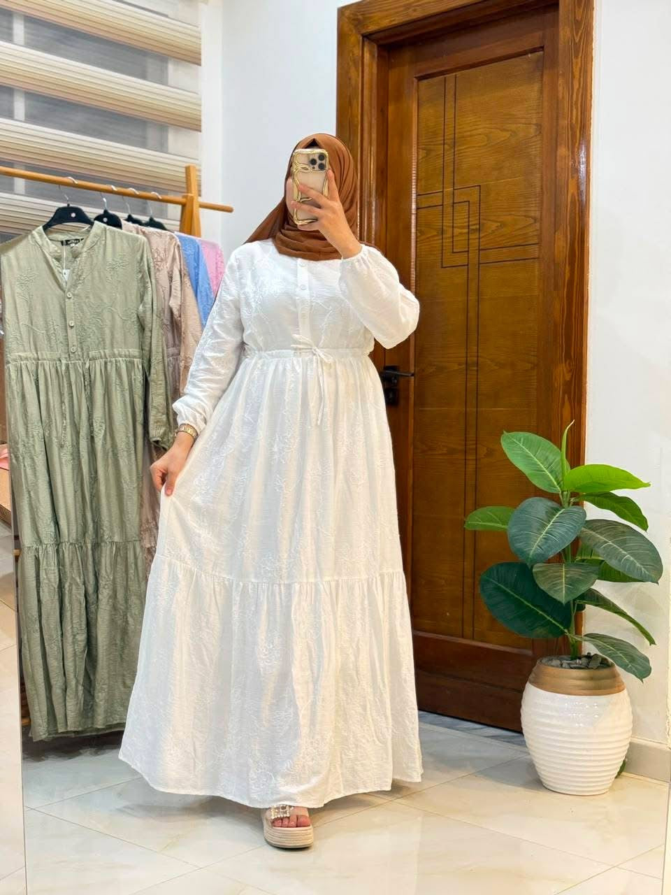 Robe brodé