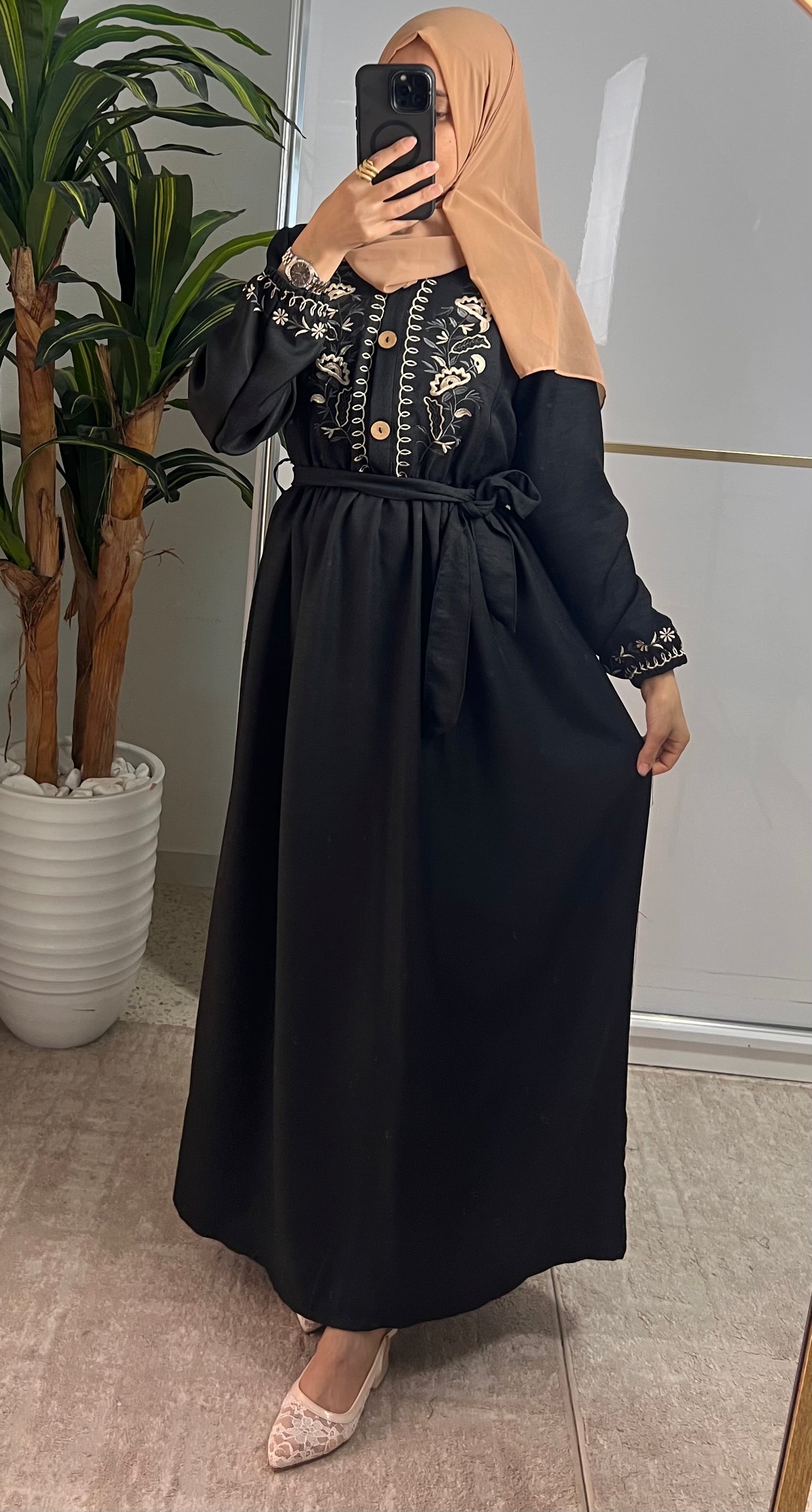 Robe Sara