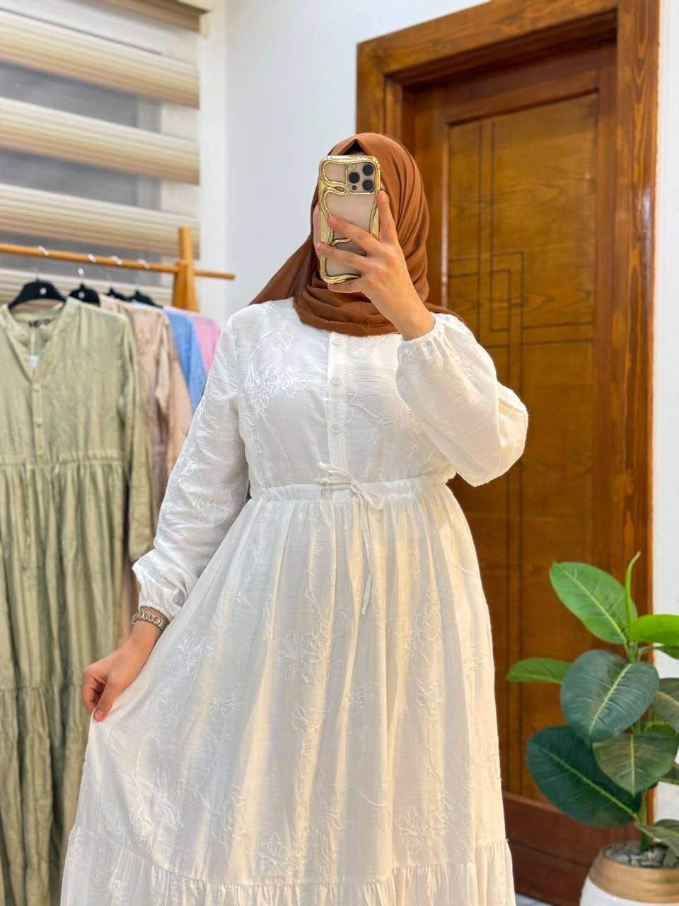 Robe brodé